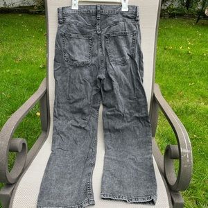 Gap 90s straight jeans in black.